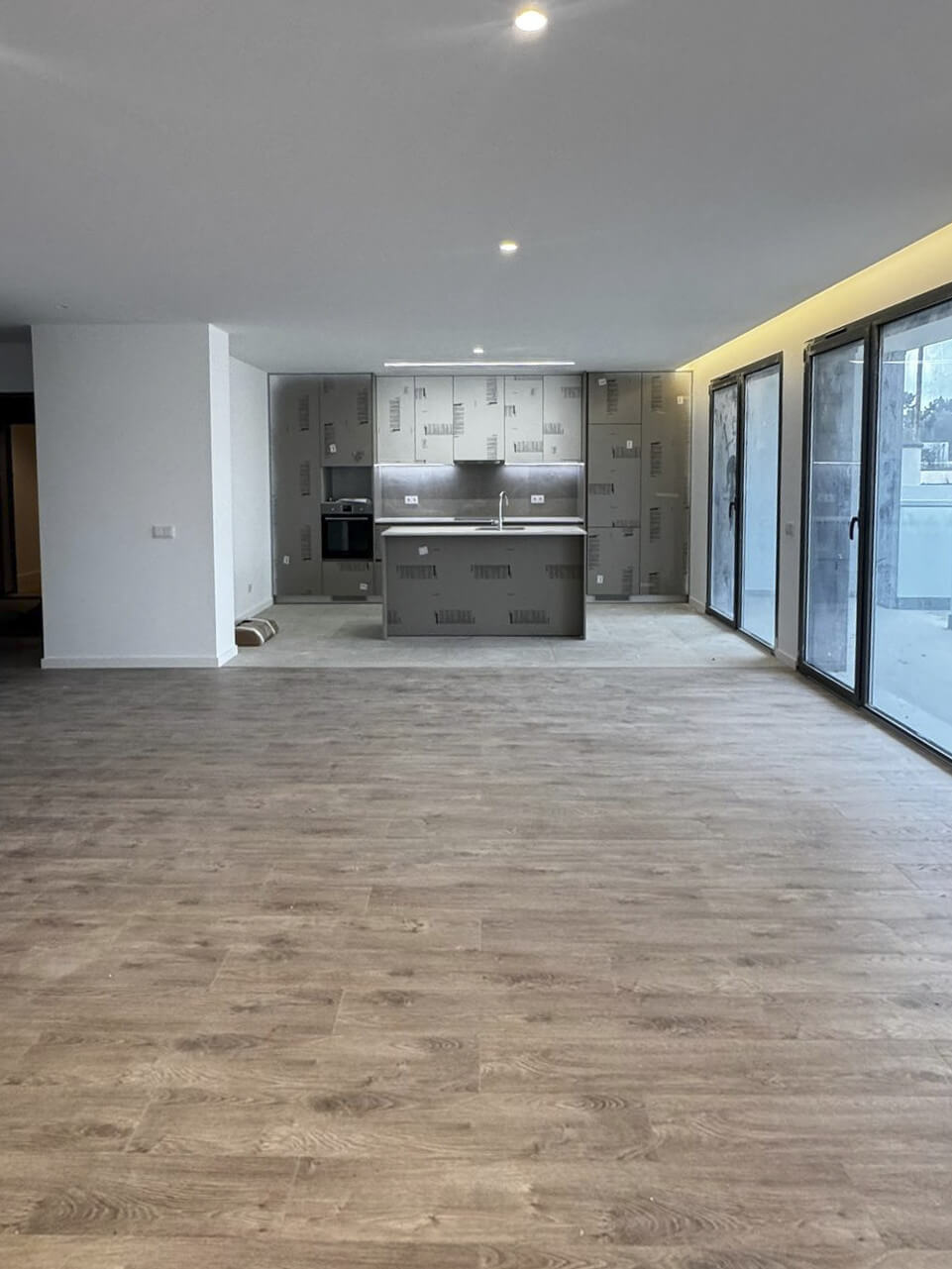 Apartamento T3 novo, sala e cozinha open space vista 3