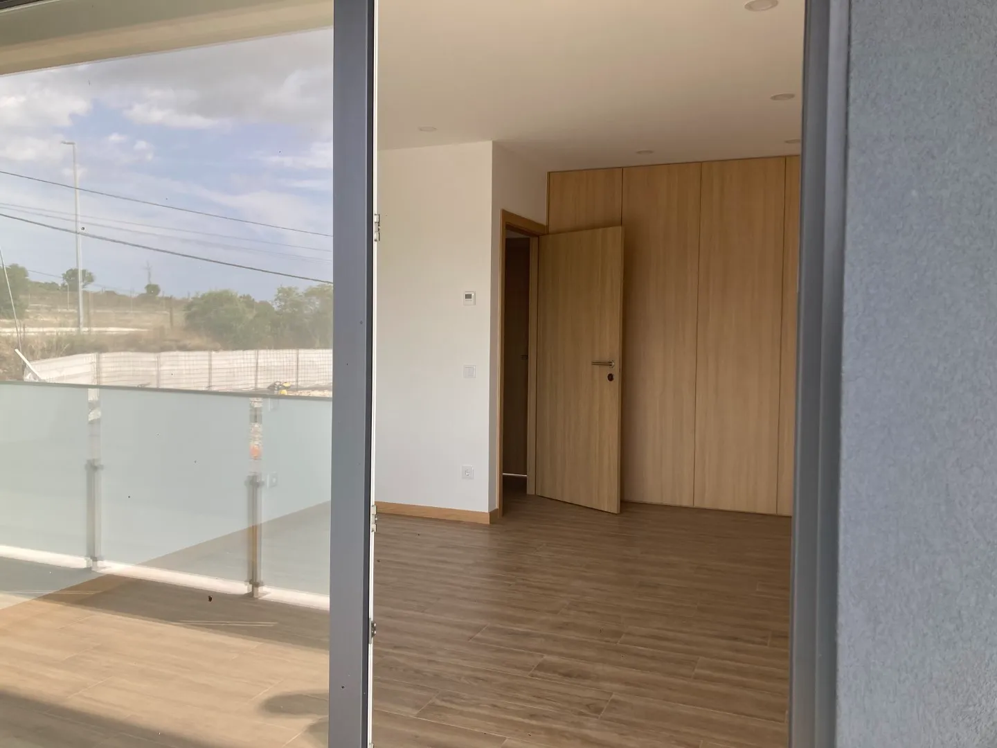 Moradia contemporânea V4 em Fátima — suíte